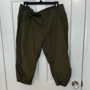 Prana Women’s Olive Green Cropped Pants size 14 EUC